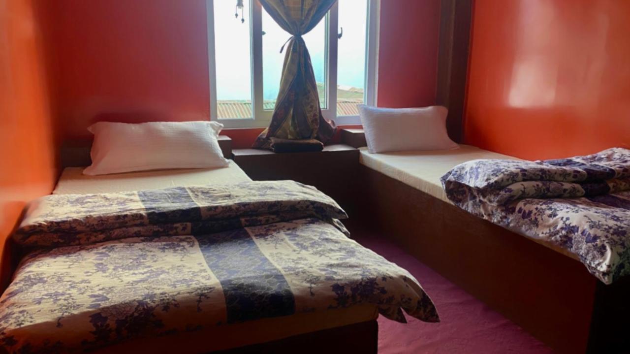 Lama Hotel Lukla Esterno foto