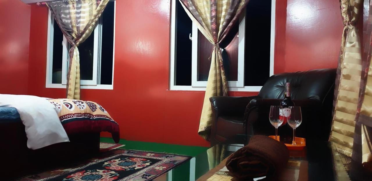 Lama Hotel Lukla Esterno foto